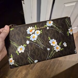 Michael Kors Daisy Floral Brown Clutch